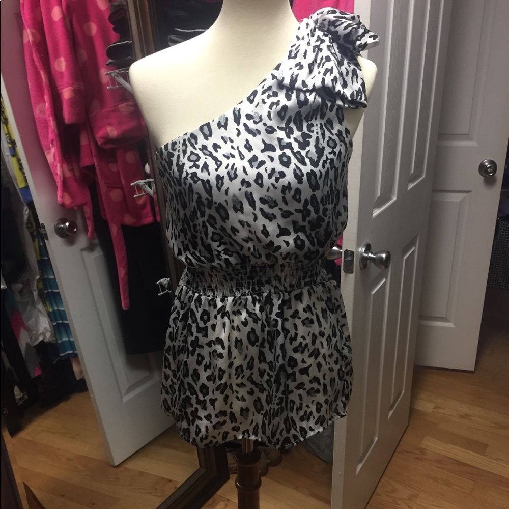 Super Cute One Shoulder Blouse